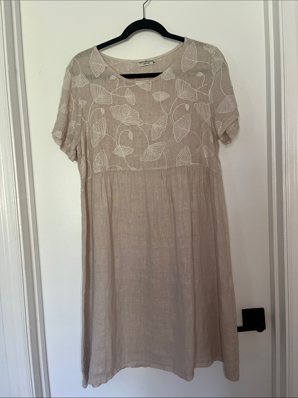 Terzo Millenio Made in Italy 100% Linen Embroidered Dress in Neutral/Beige